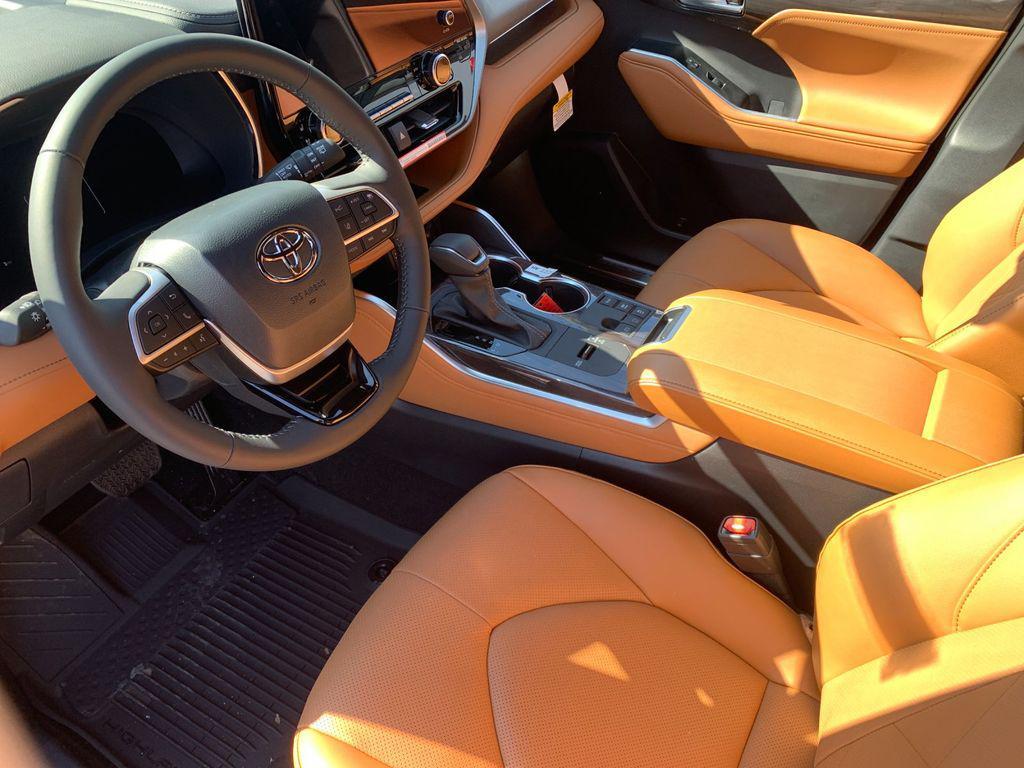 new 2026 Toyota Highlander Hybrid car, priced at $59,946