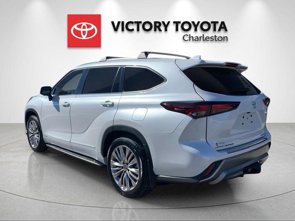 new 2026 Toyota Highlander Hybrid car, priced at $59,946