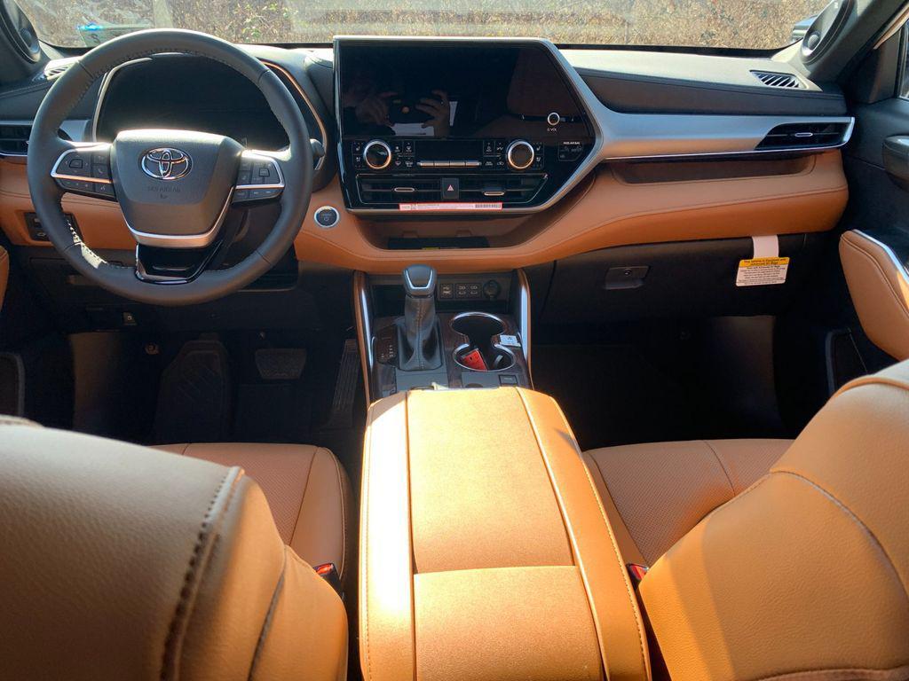 new 2026 Toyota Highlander Hybrid car, priced at $59,946