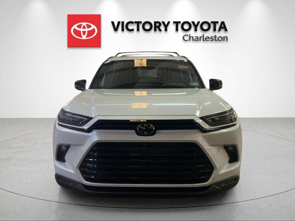 new 2026 Toyota Highlander Hybrid car, priced at $59,817