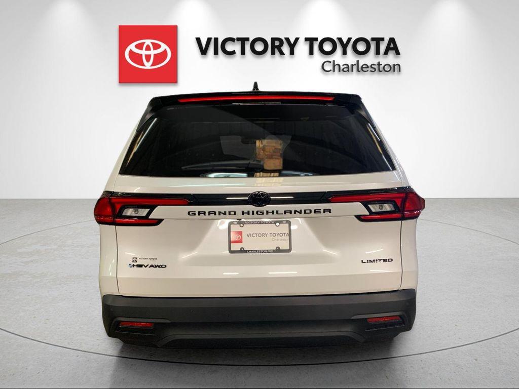 new 2026 Toyota Highlander Hybrid car, priced at $59,817