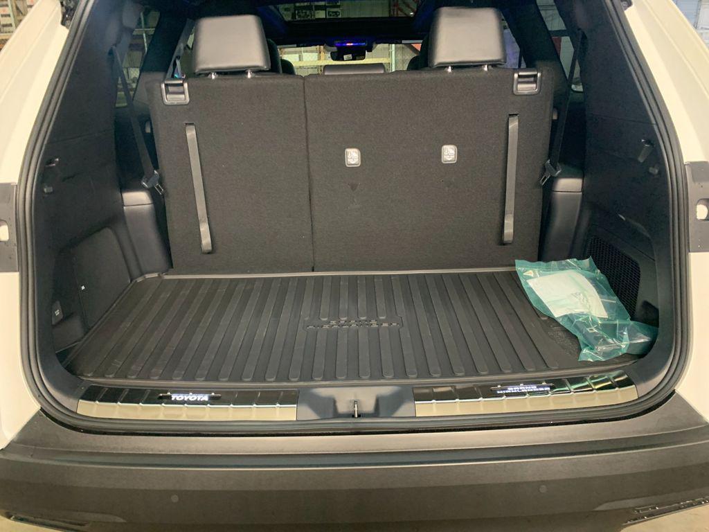 new 2026 Toyota Highlander Hybrid car, priced at $59,817