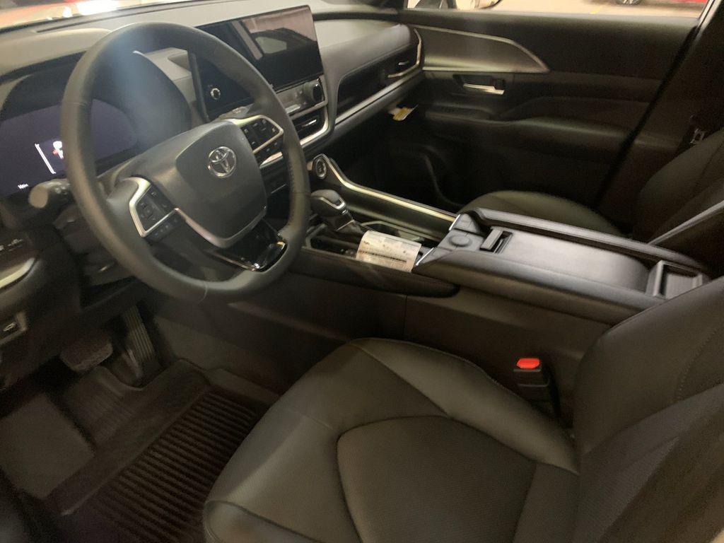 new 2026 Toyota Highlander Hybrid car, priced at $59,817