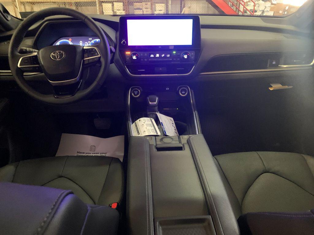 new 2026 Toyota Highlander Hybrid car, priced at $59,817