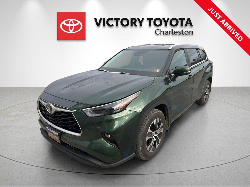 used 2023 Toyota Highlander car, priced at $41,299