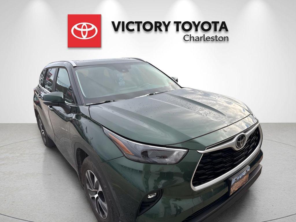 used 2023 Toyota Highlander car, priced at $41,299