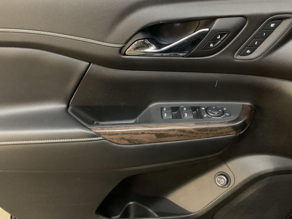 used 2022 GMC Acadia car, priced at $25,995