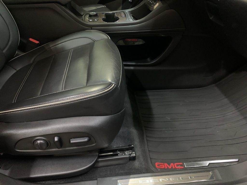 used 2022 GMC Acadia car, priced at $25,995