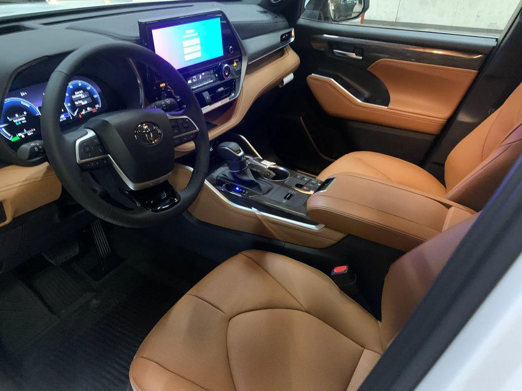 new 2026 Toyota Highlander Hybrid car, priced at $58,622