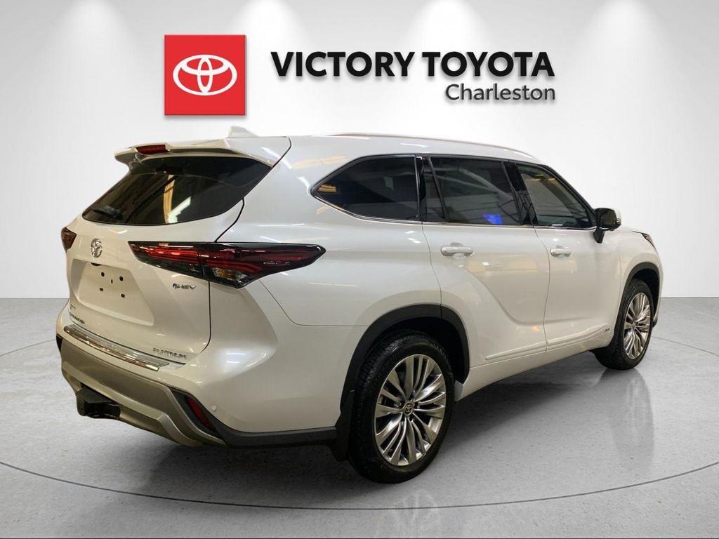 new 2026 Toyota Highlander Hybrid car, priced at $58,622