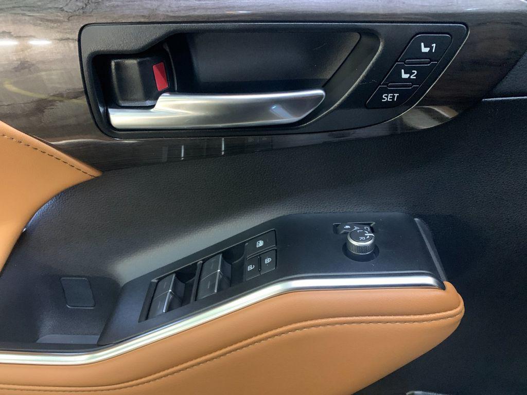 new 2026 Toyota Highlander Hybrid car, priced at $58,622