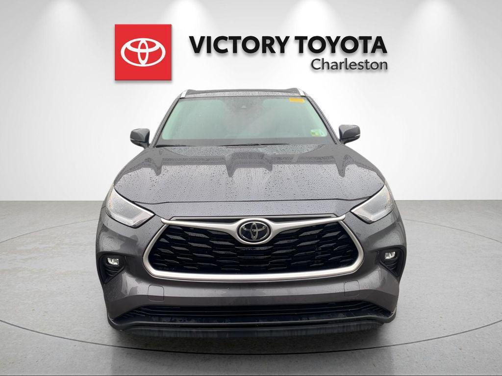 used 2021 Toyota Highlander car, priced at $31,706