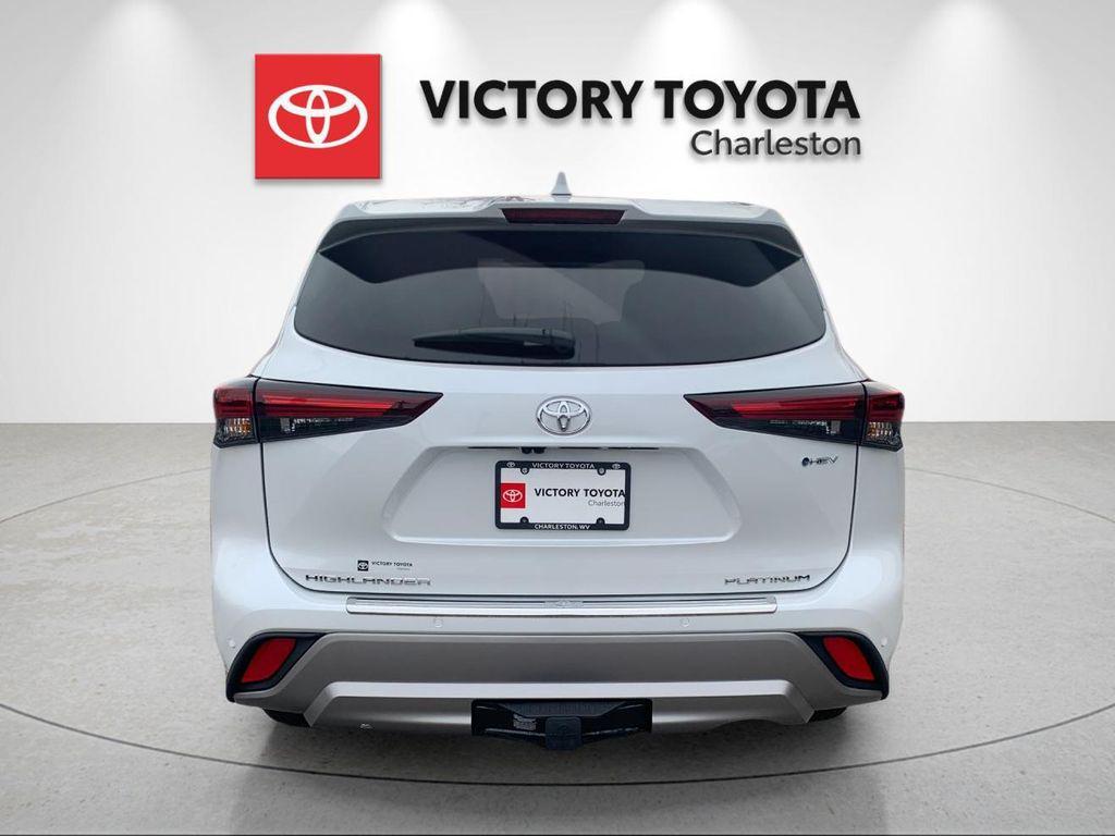 new 2026 Toyota Highlander Hybrid car, priced at $58,092