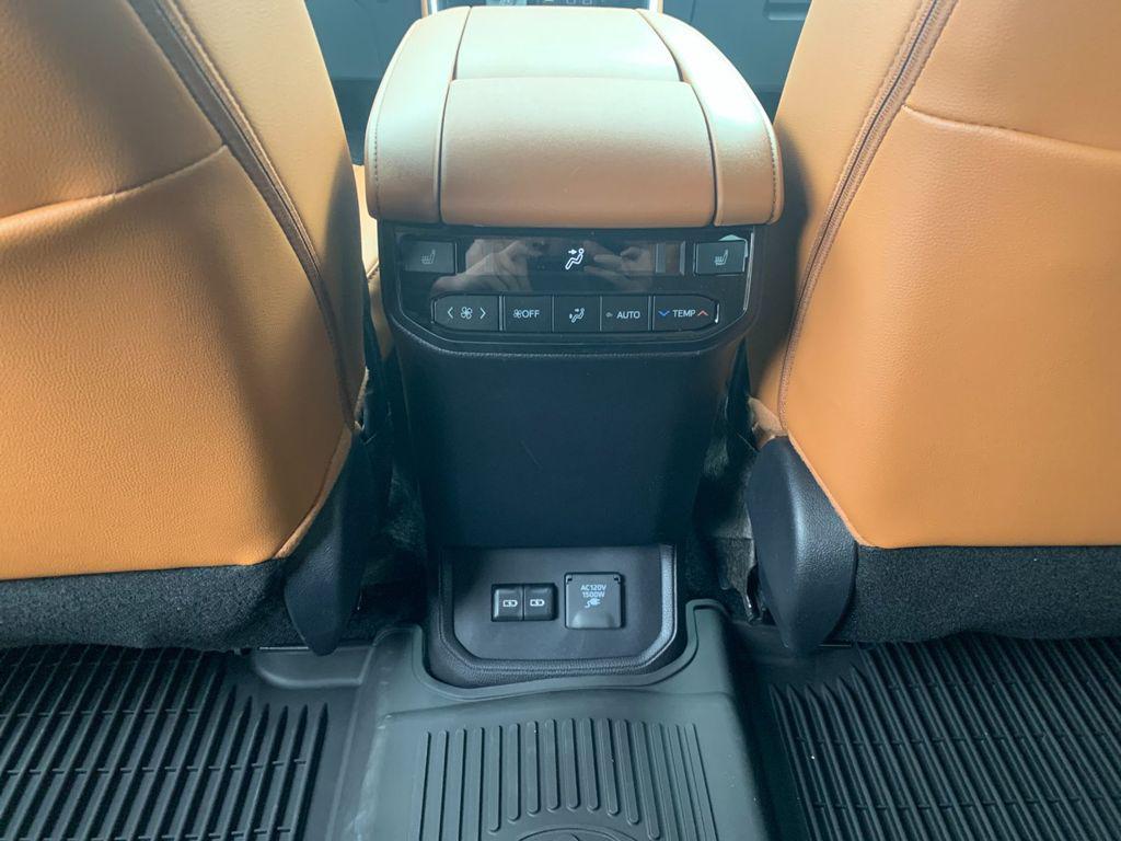 new 2026 Toyota Highlander Hybrid car, priced at $58,092