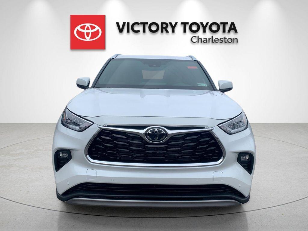 new 2026 Toyota Highlander Hybrid car, priced at $58,092