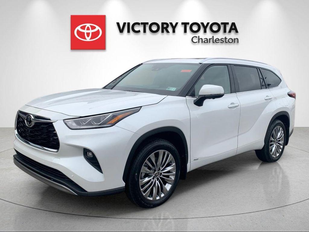 new 2026 Toyota Highlander Hybrid car, priced at $58,092
