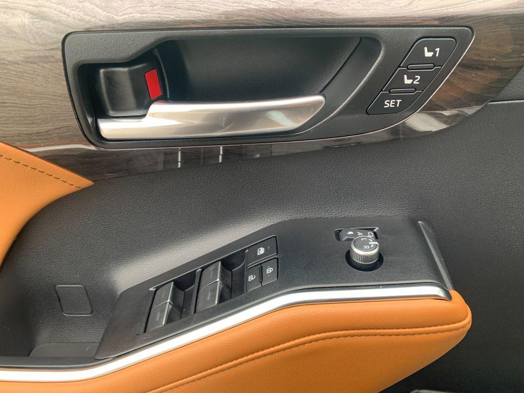 new 2026 Toyota Highlander Hybrid car, priced at $58,092