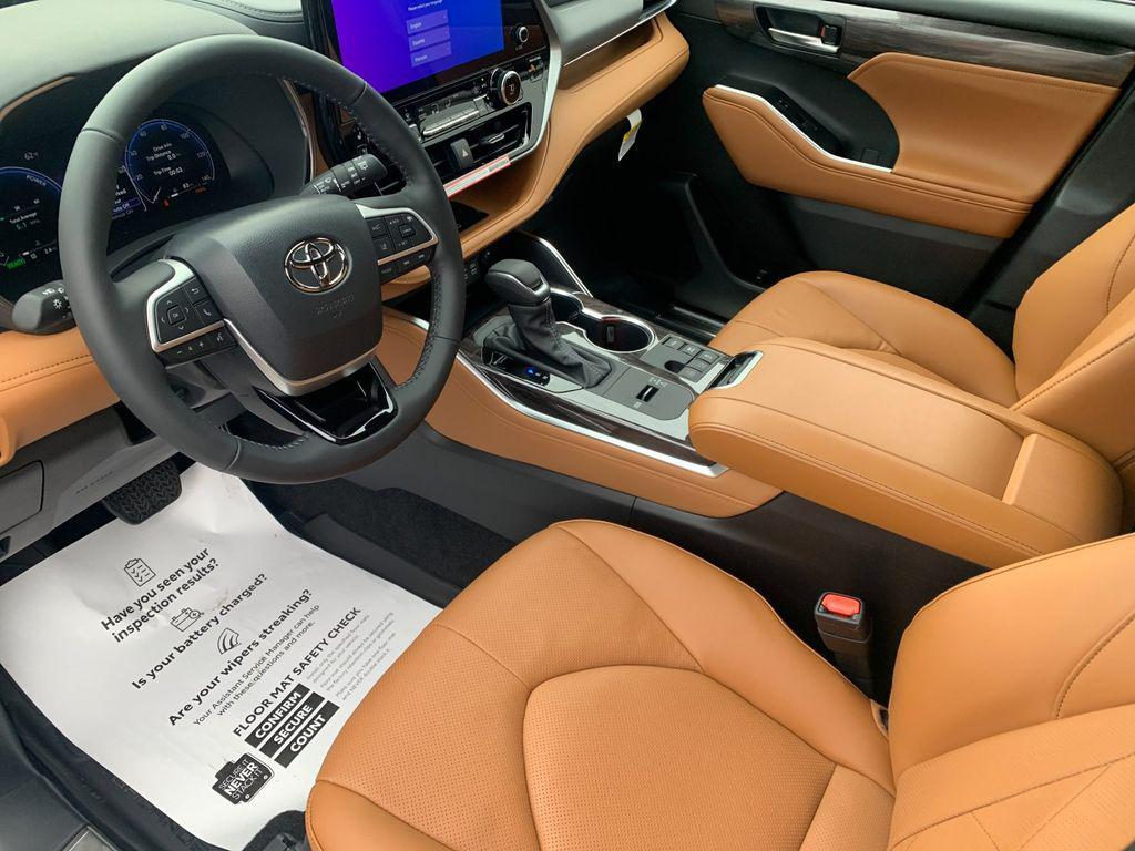 new 2026 Toyota Highlander Hybrid car, priced at $58,092