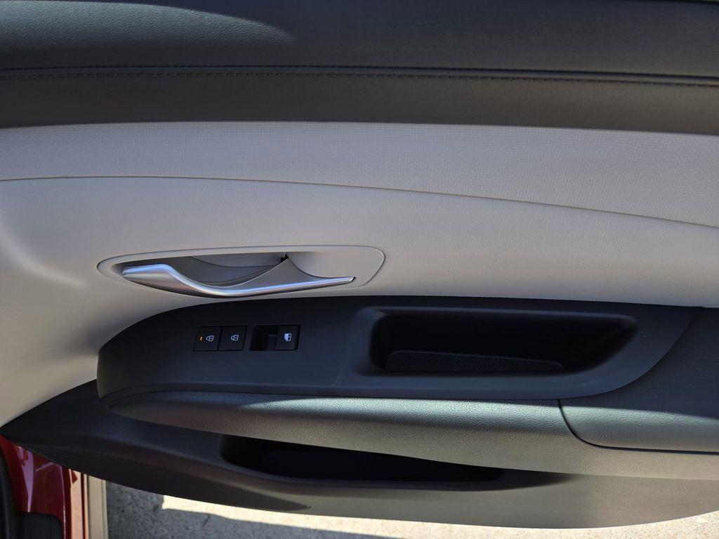 new 2025 Hyundai Tucson car, priced at $31,075