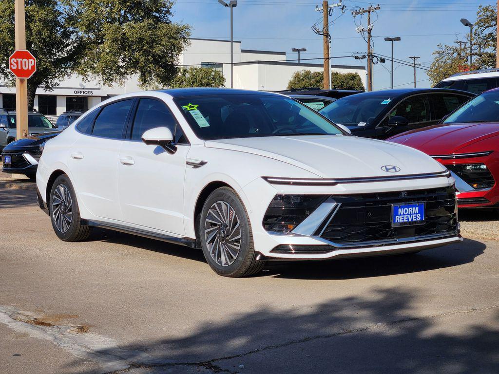 new 2025 Hyundai Sonata Hybrid car, priced at $36,725
