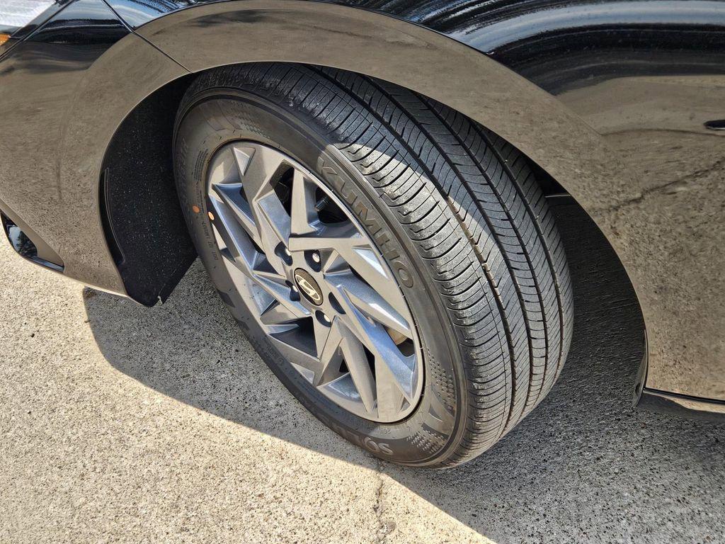 new 2025 Hyundai ELANTRA HEV car, priced at $26,309