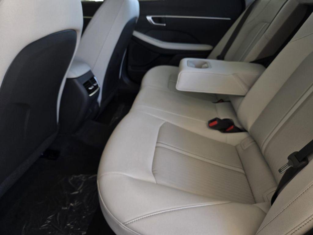 new 2025 Hyundai Sonata Hybrid car, priced at $28,999