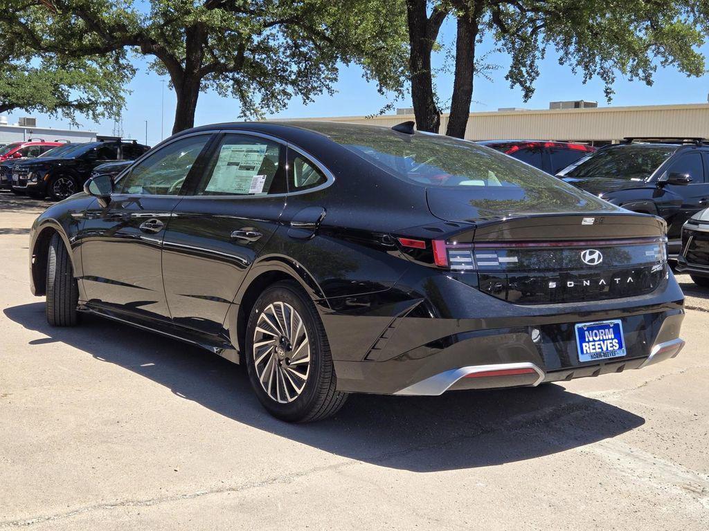 new 2025 Hyundai Sonata Hybrid car, priced at $28,999