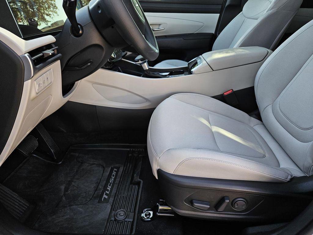 new 2025 Hyundai Tucson car, priced at $25,914
