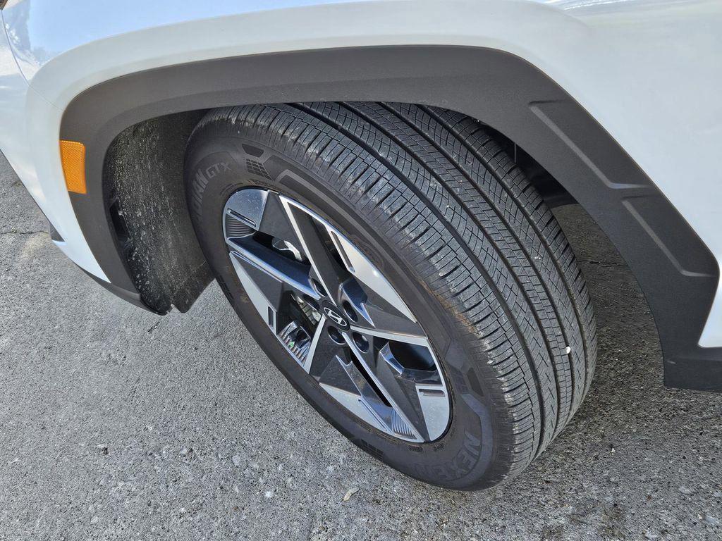 new 2025 Hyundai Tucson car, priced at $25,914