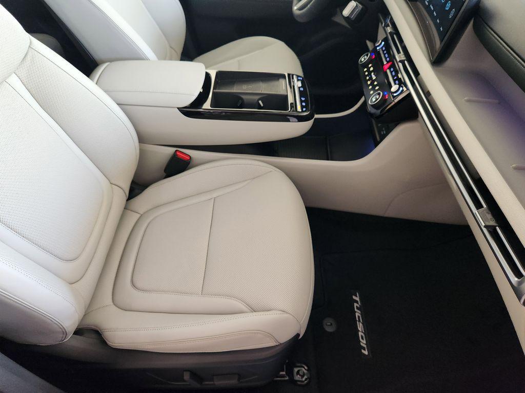 new 2026 Hyundai TUCSON Hybrid car, priced at $43,684