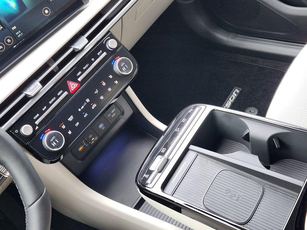 new 2026 Hyundai TUCSON Hybrid car, priced at $43,684