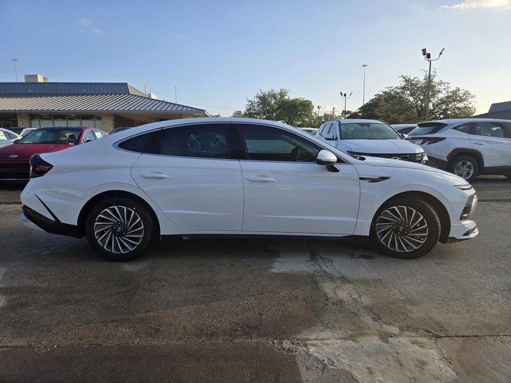new 2025 Hyundai Sonata Hybrid car, priced at $36,808