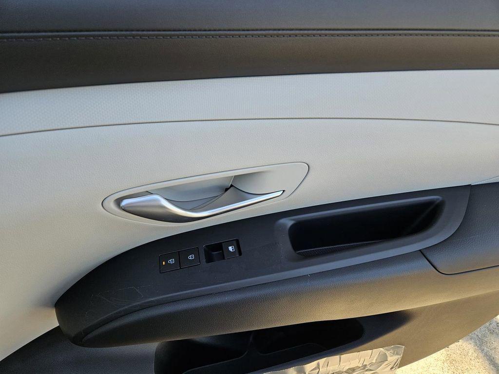 new 2025 Hyundai Tucson car, priced at $29,900