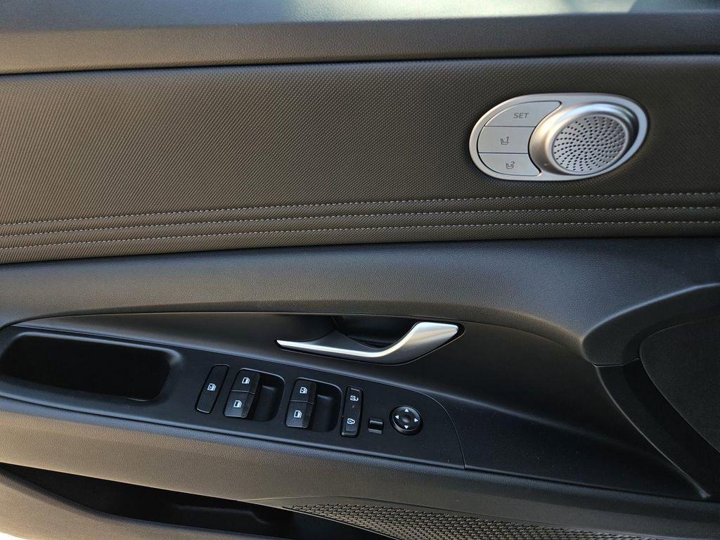 new 2025 Hyundai ELANTRA HEV car, priced at $30,082