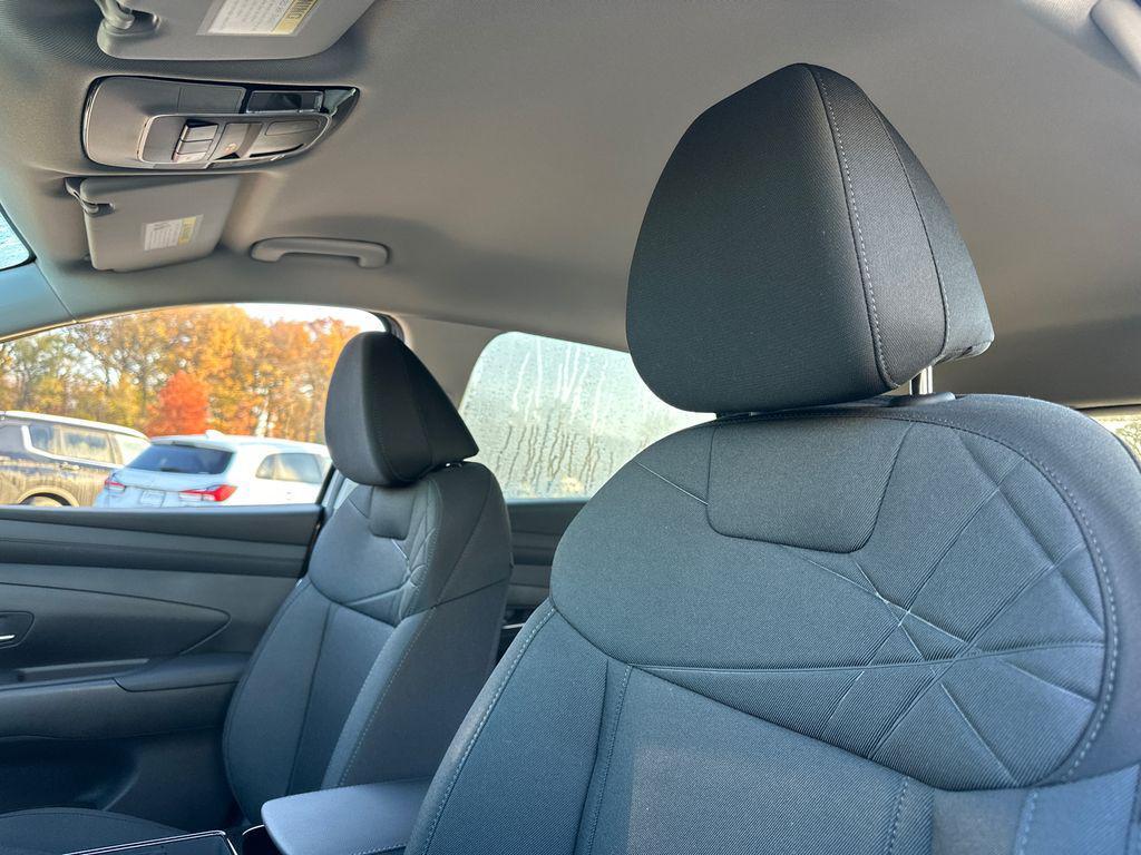 new 2026 Hyundai TUCSON Hybrid car, priced at $31,935