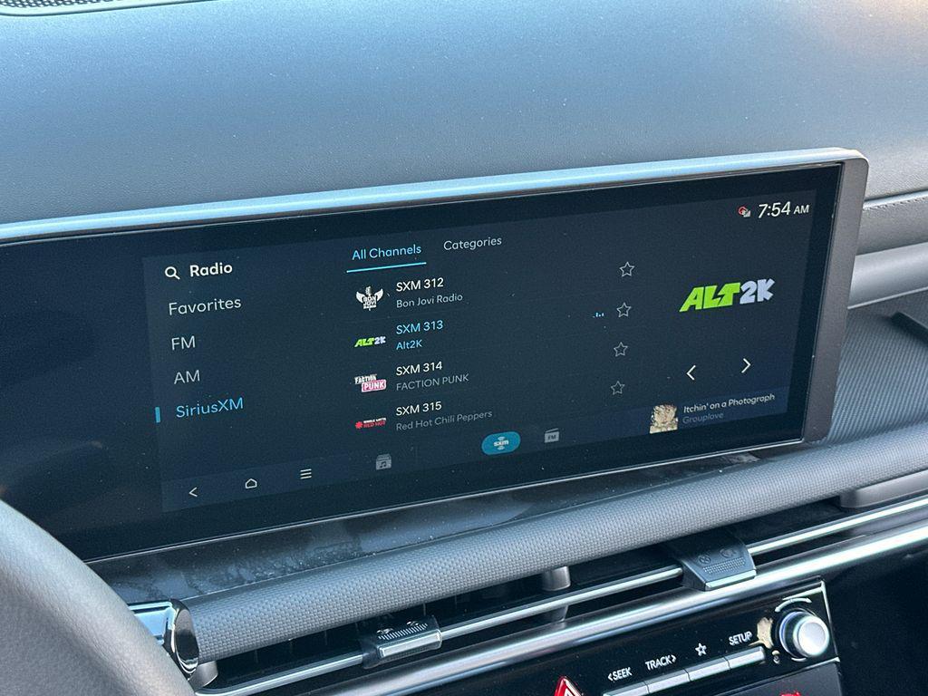 new 2026 Hyundai TUCSON Hybrid car, priced at $31,935