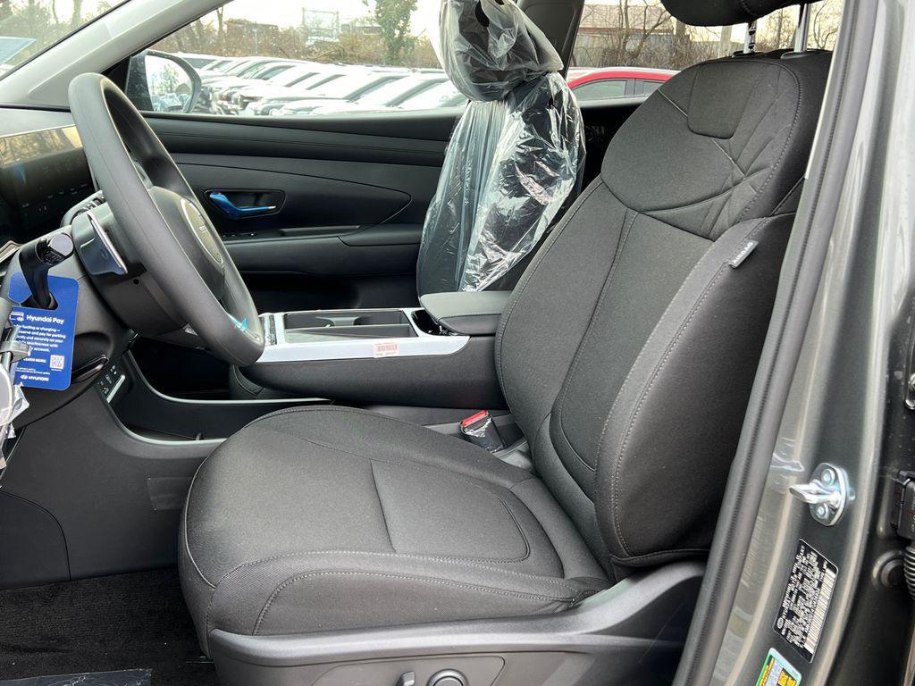 new 2026 Hyundai TUCSON Hybrid car, priced at $31,995