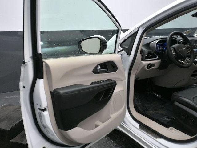 used 2023 Chrysler Pacifica car, priced at $26,130