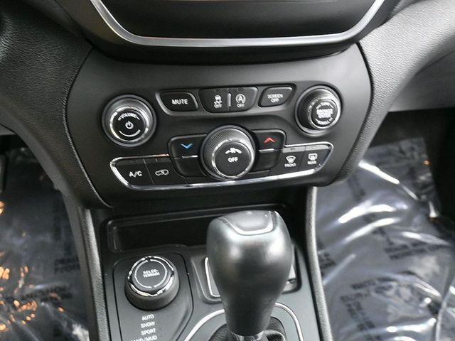 used 2020 Jeep Cherokee car, priced at $18,106