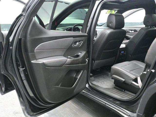 used 2023 Chevrolet Traverse car, priced at $31,900