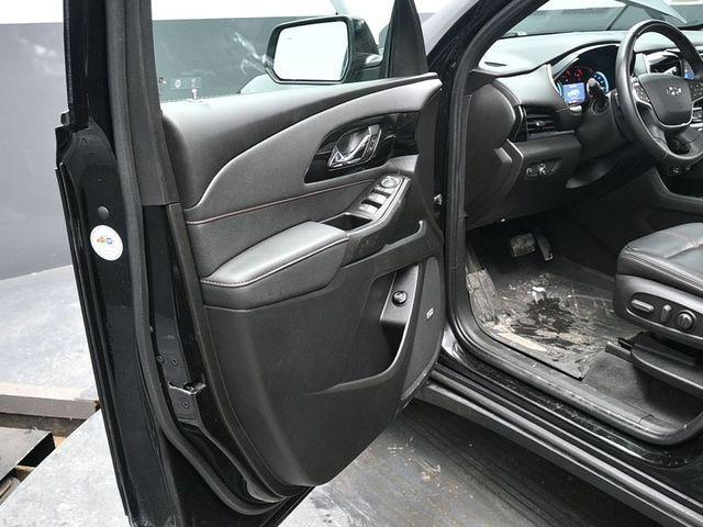 used 2023 Chevrolet Traverse car, priced at $31,900