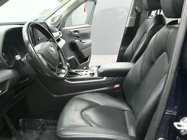 used 2021 Toyota Highlander car, priced at $31,214
