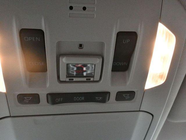 used 2021 Toyota Highlander car, priced at $31,214