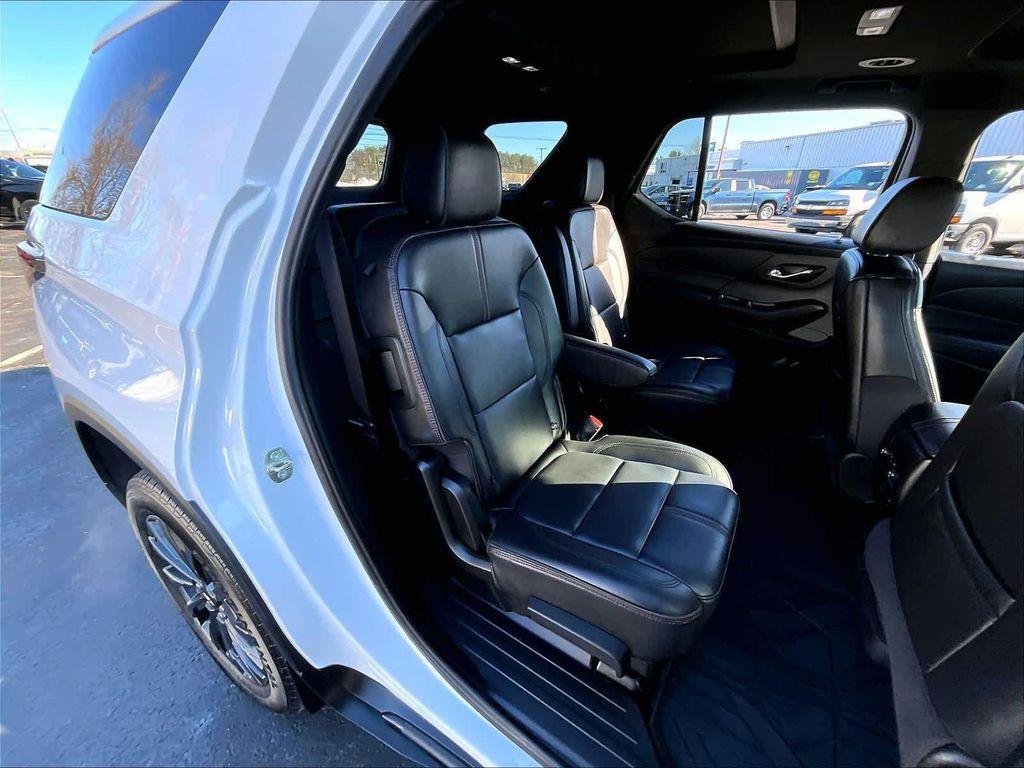used 2023 Chevrolet Traverse car, priced at $34,698