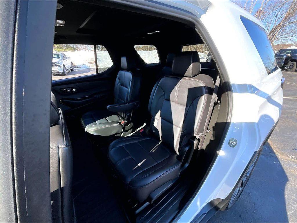 used 2023 Chevrolet Traverse car, priced at $34,698