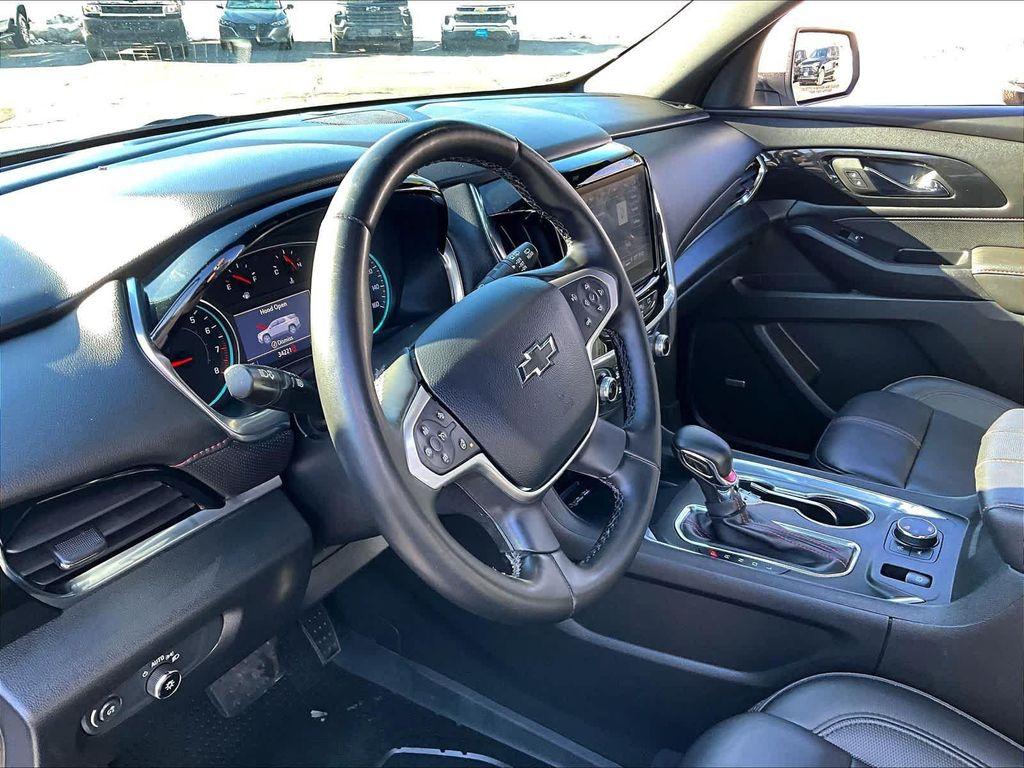 used 2023 Chevrolet Traverse car, priced at $34,698