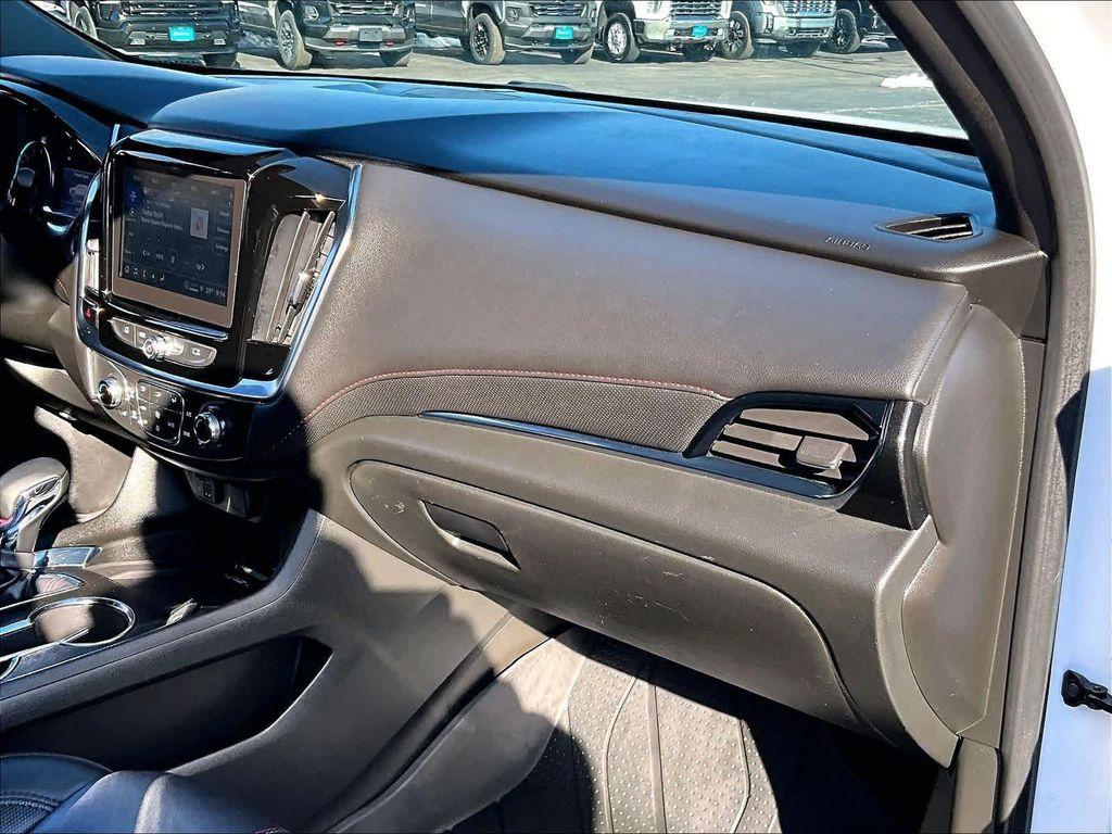 used 2023 Chevrolet Traverse car, priced at $34,698
