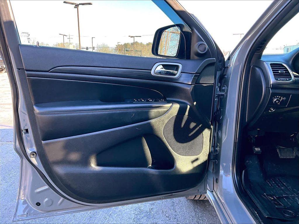 used 2021 Jeep Grand Cherokee car, priced at $23,990