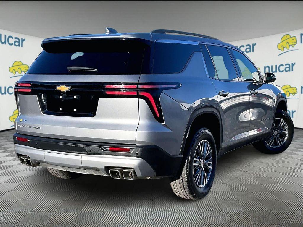 used 2025 Chevrolet Traverse car, priced at $35,990
