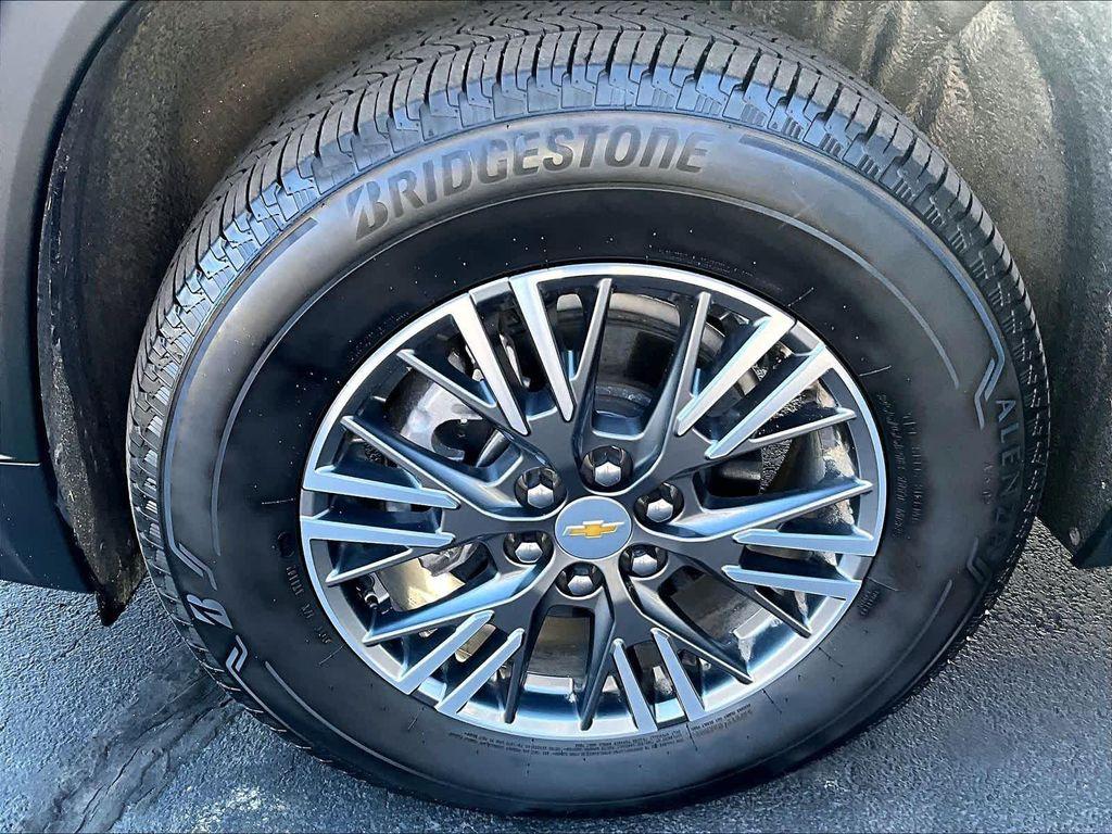 used 2026 Chevrolet Traverse car, priced at $41,990